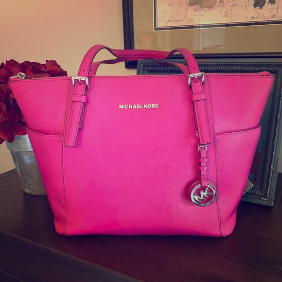 Michael Kors Handbags - Michael Kors Jet Set Travel Tote